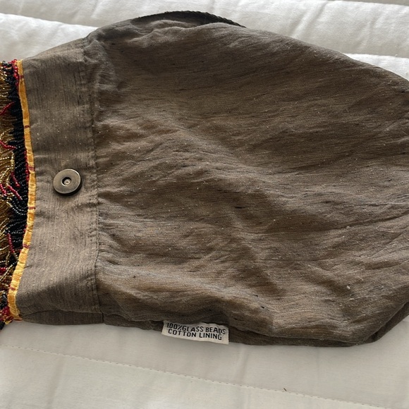 SILK LIKE BEADED BUTTERFLY BAG - Picture 7 of 8